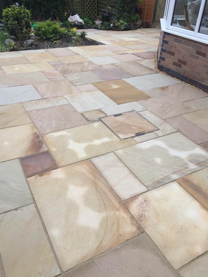 Telford sandstone patio specialists Paveline Driveways Limited install quality natural stone patios in Telford and surrounding areas of Shropshire
