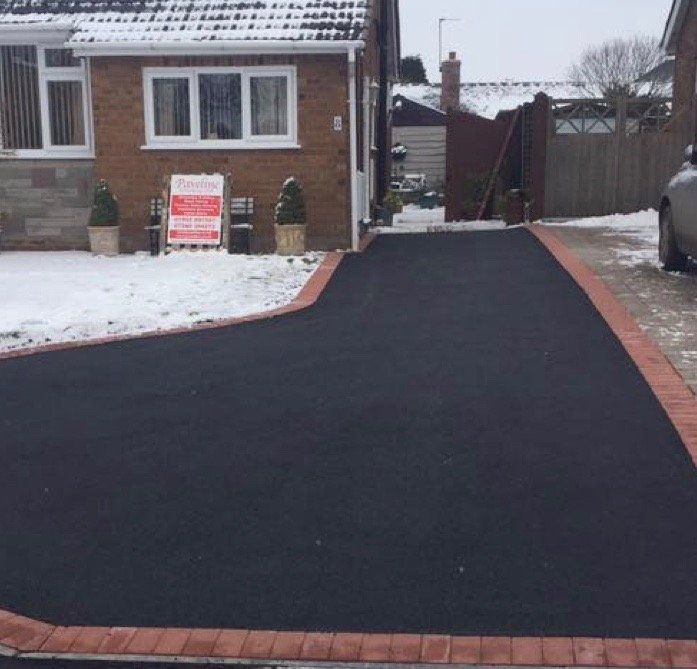 Telford tarmac driveway specialists Paveline Driveways Limited install quality tarmac driveways in Telford and throughout Shropshire