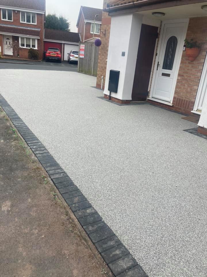 Telford resin driveway installers Paveline Driveways Limited install quality resin driveways in Telford and throughout Shropshire
