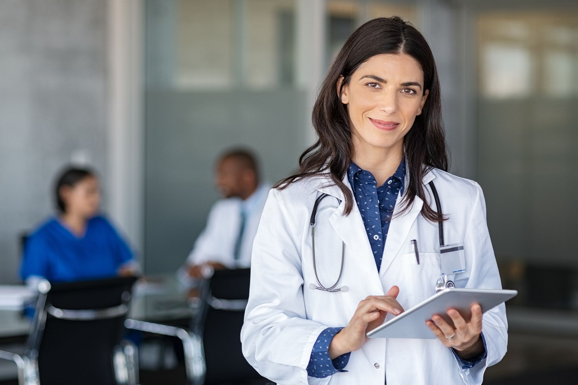 Ag&ecirc;ncia especializada em sa&uacute;de ou ag&ecirc;ncia generalista: qual escolher?