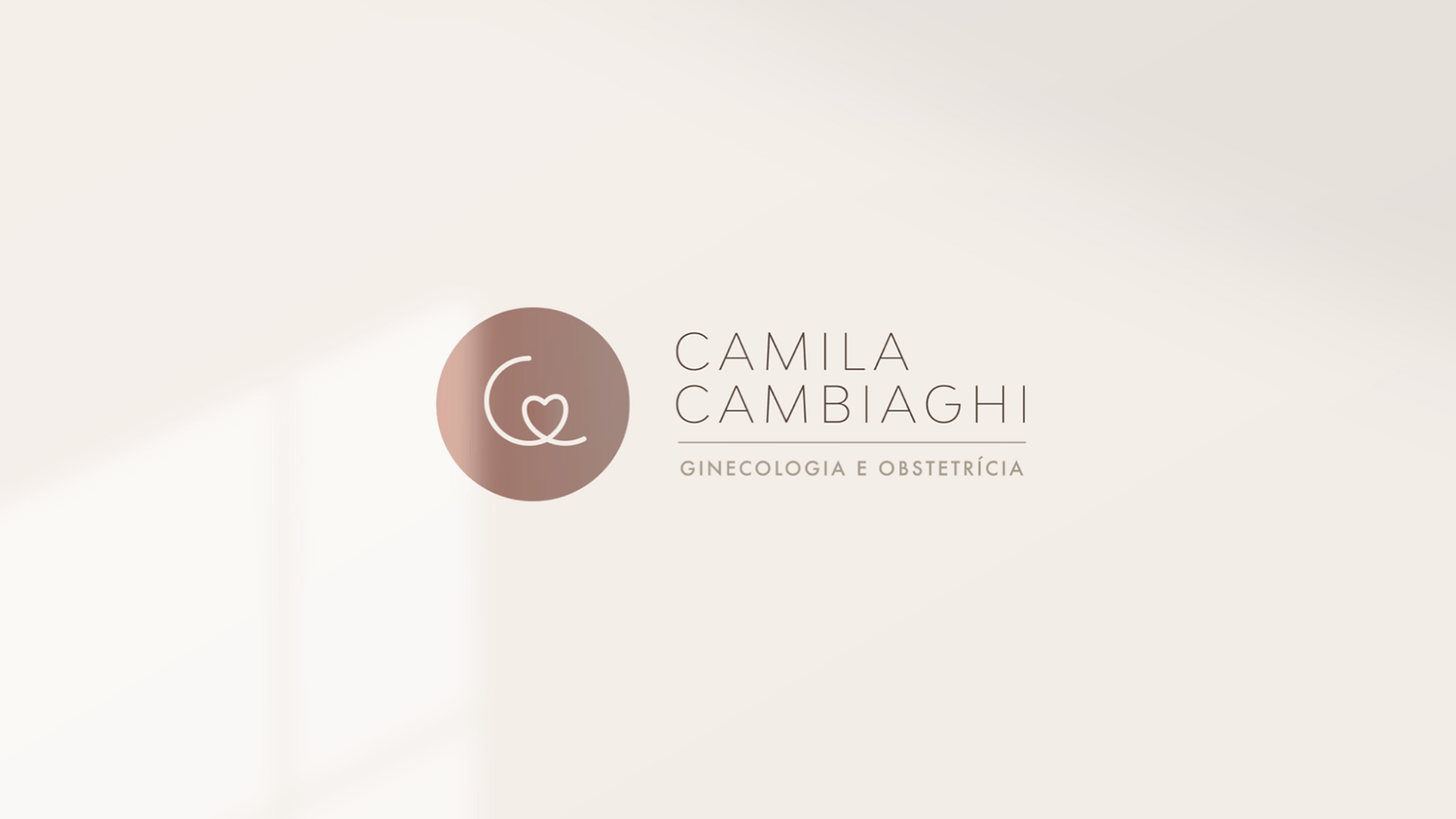 Um logotipo para camila cambiagh está em um fundo branco.
