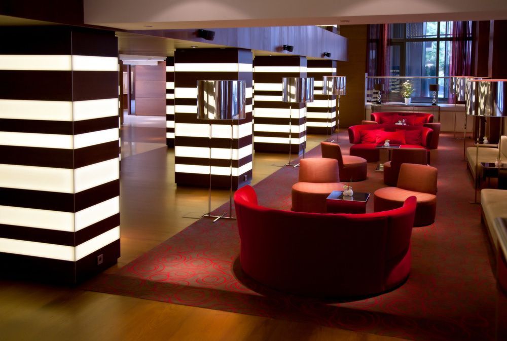 interior of hotel hall — Hotel Brokers in Mount Lofty, QLD