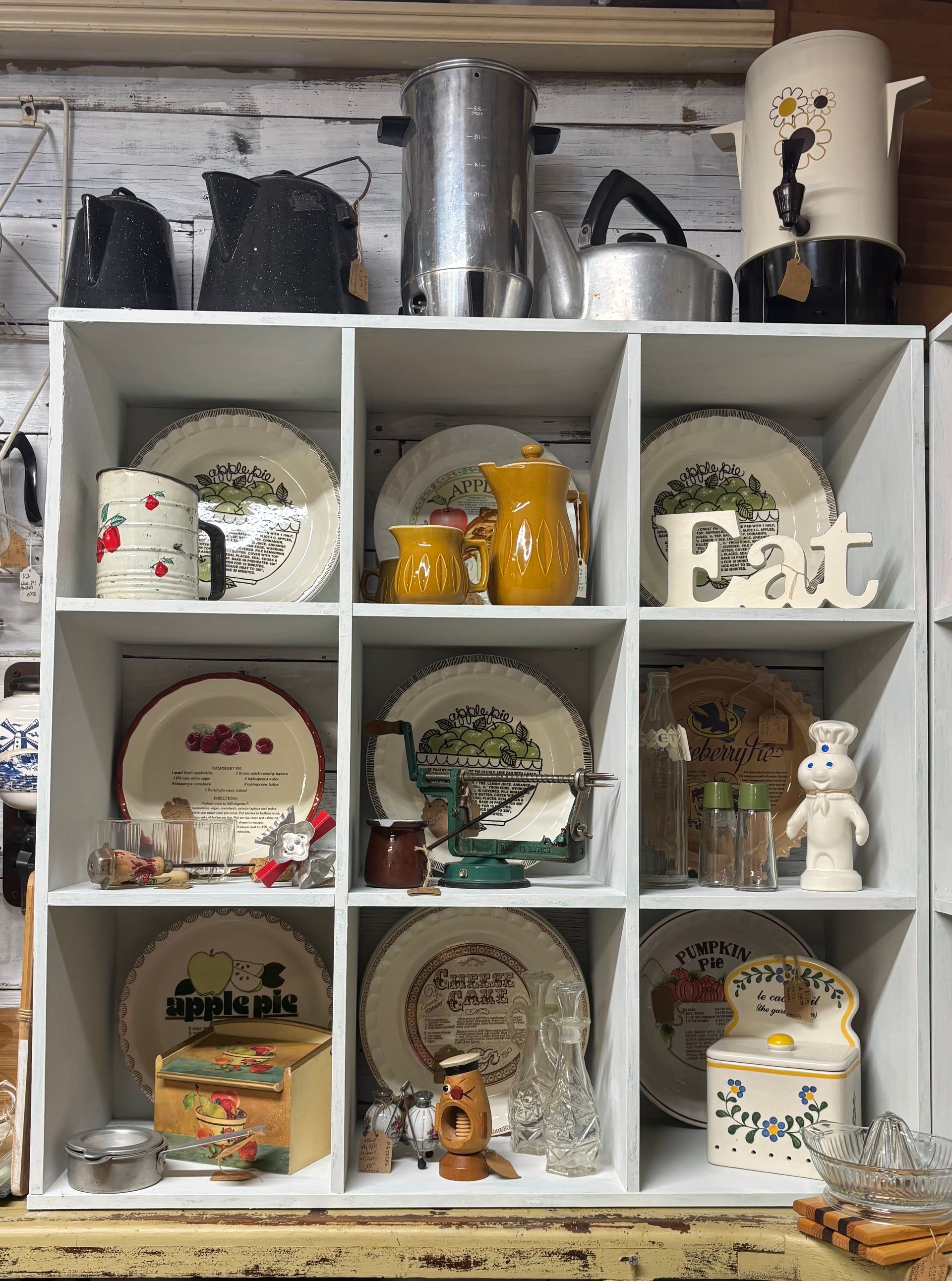Various antique glassware 