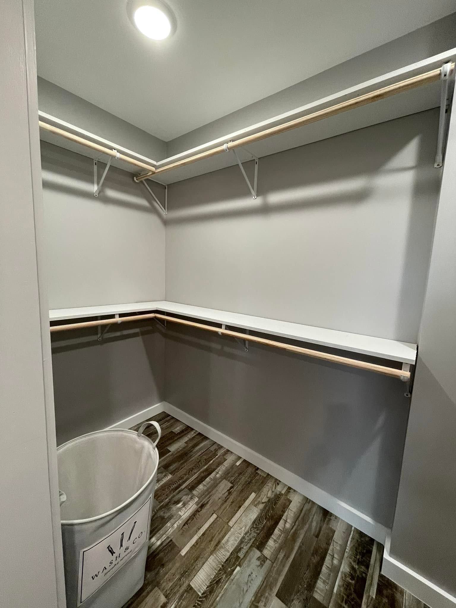 custom closet shelving