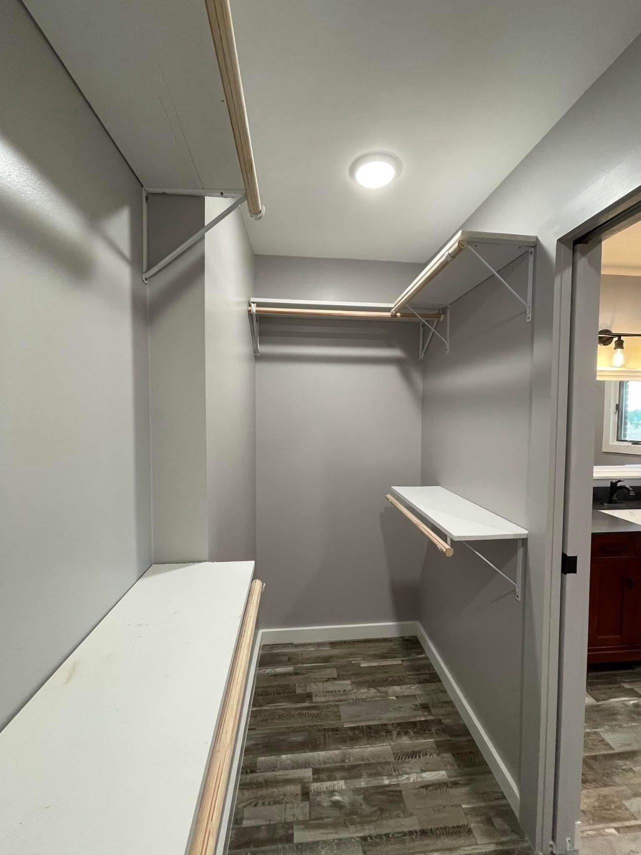 custom bathroom shelving