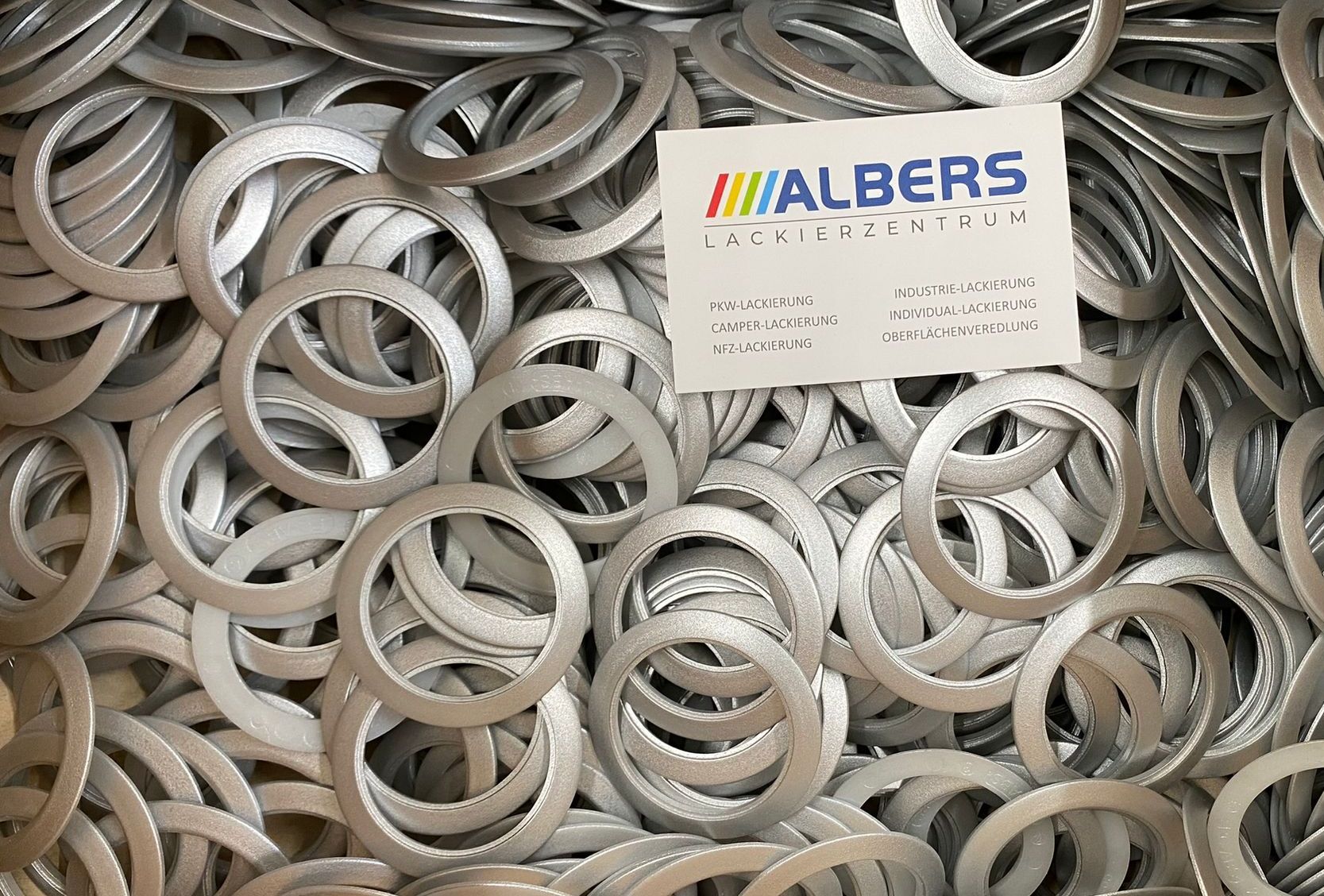 Serienlackierung von dekorativen Ringen bei Albers Lackierzentrum