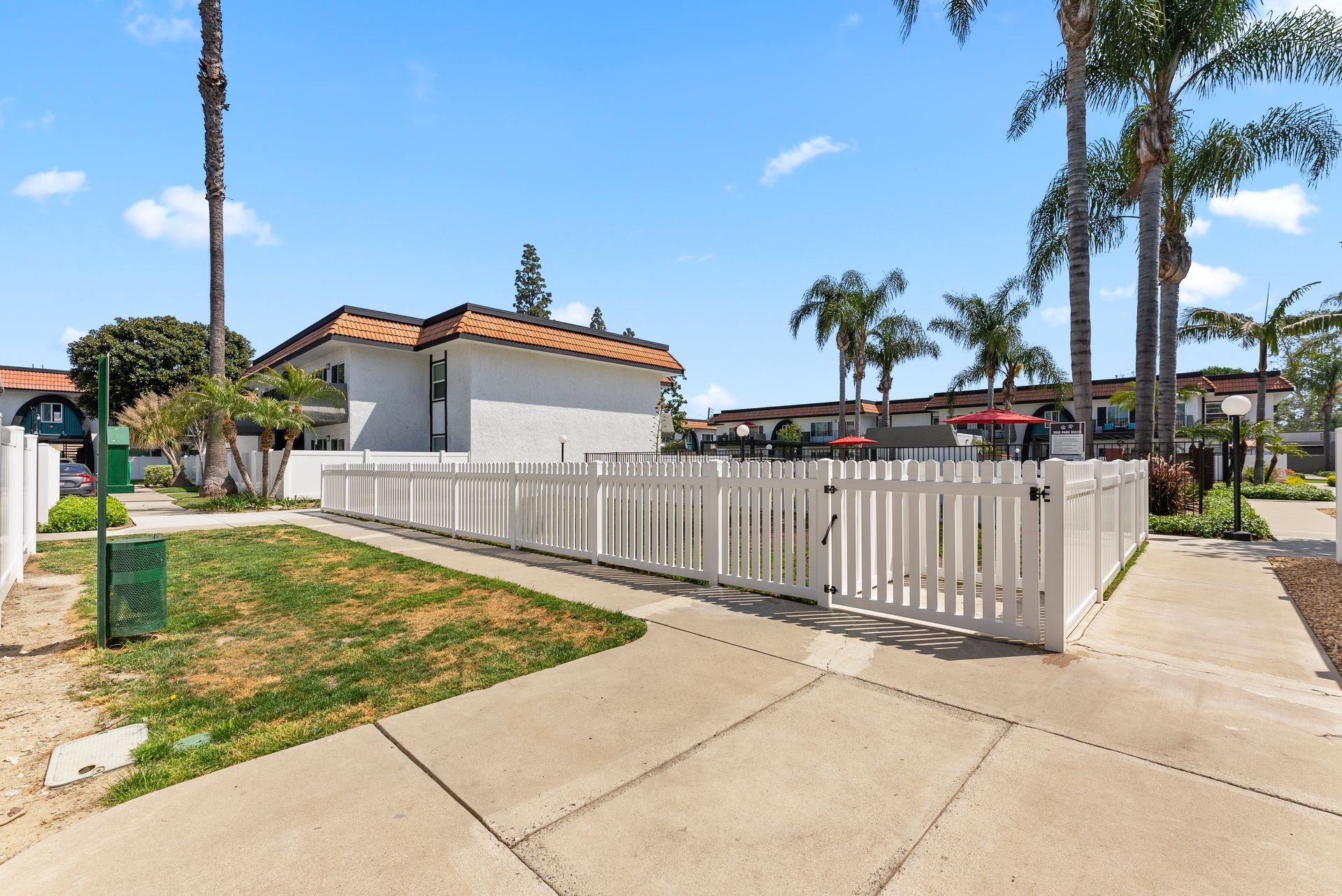 Sliding Photo Gallery Displaying Community Amenities