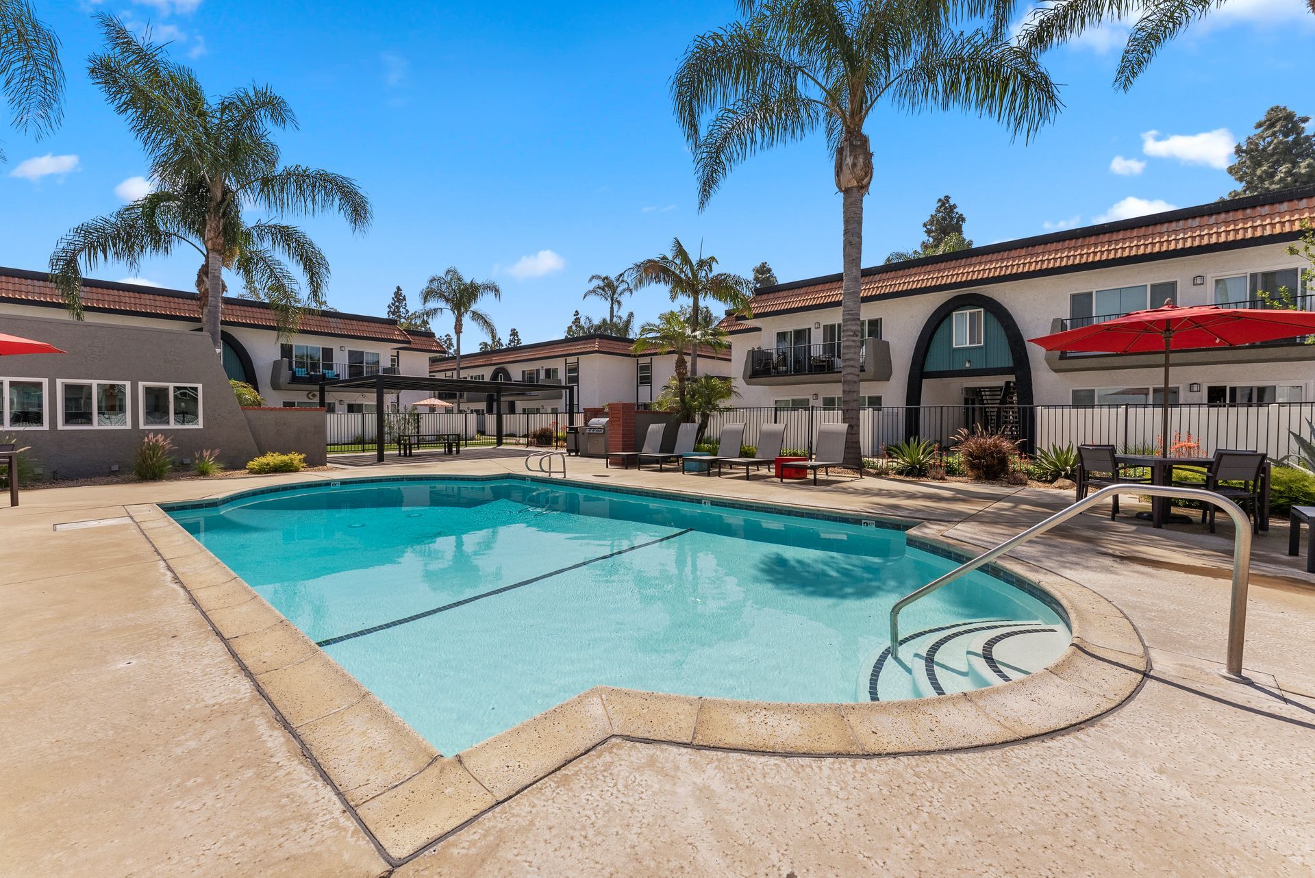 Sliding Photo Gallery Displaying Community Amenities