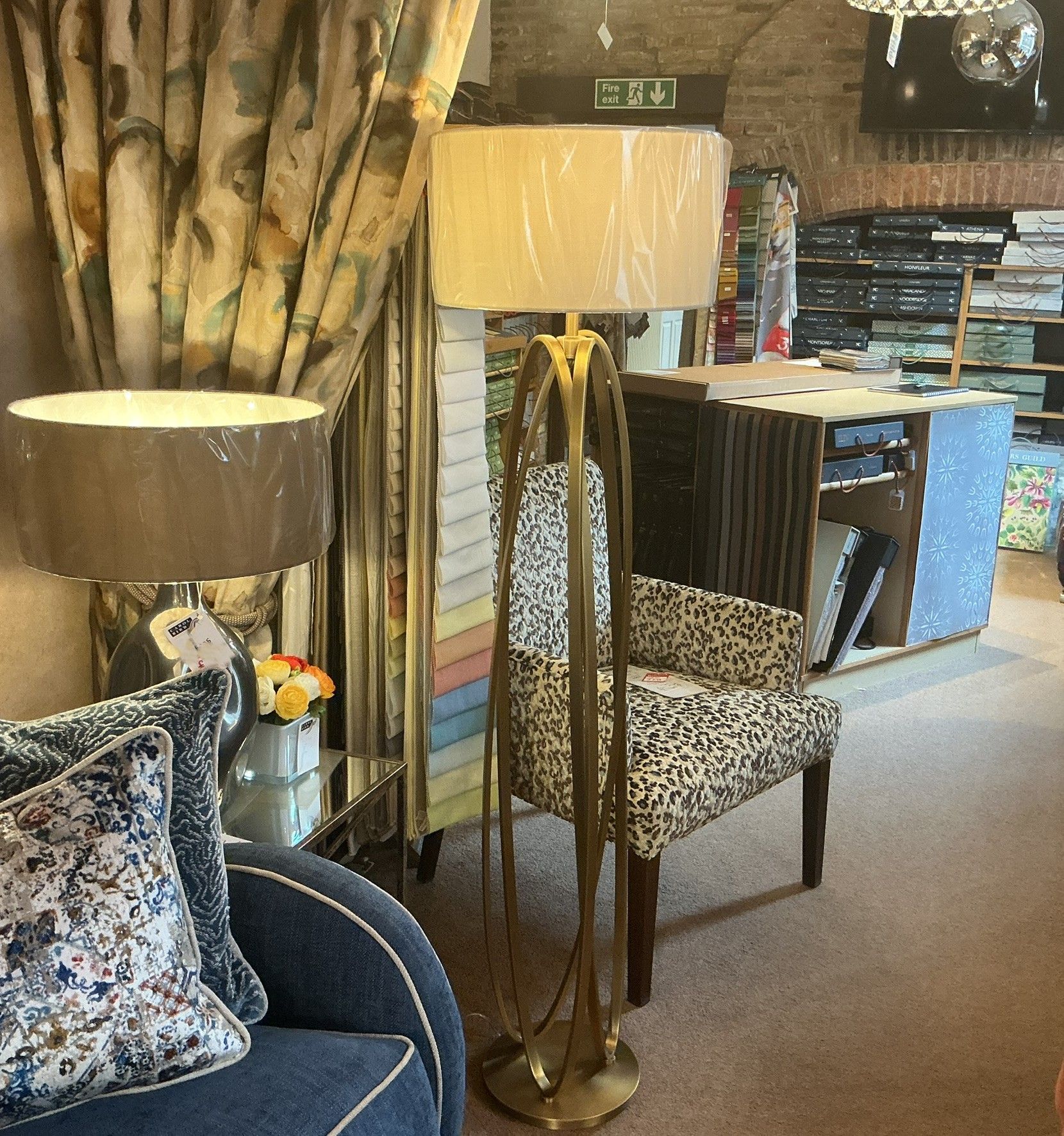  Bari Floor Lamp