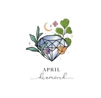 APRIL diamant met gefacetteerde edelsteen, bladeren, halve maan, bloemen en vlinder in zachte pastelkleuren