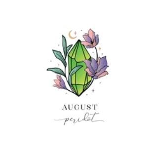 Groene kristal met lavendelkleurige bloemen en bladeren boven de woorden "AUGUST peridot".