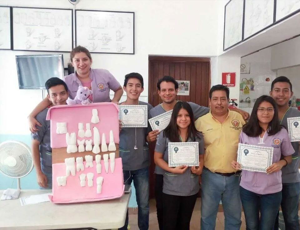 ESCUELA TÉCNICA DE PRÓTESIS DENTAL