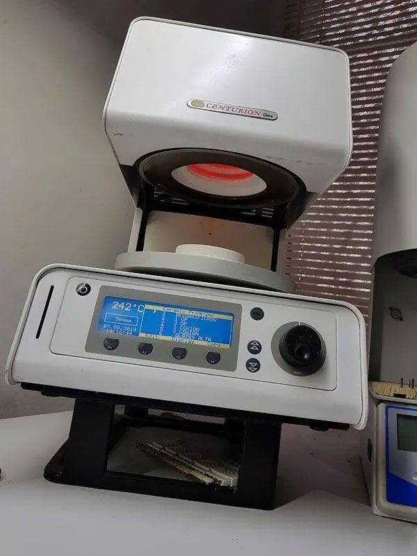 ESCUELA TÉCNICA DE PRÓTESIS DENTAL