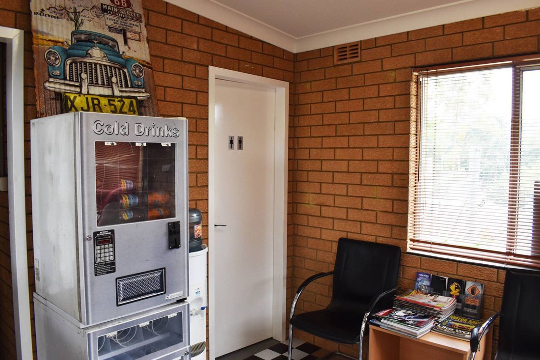 springwood-front-desk