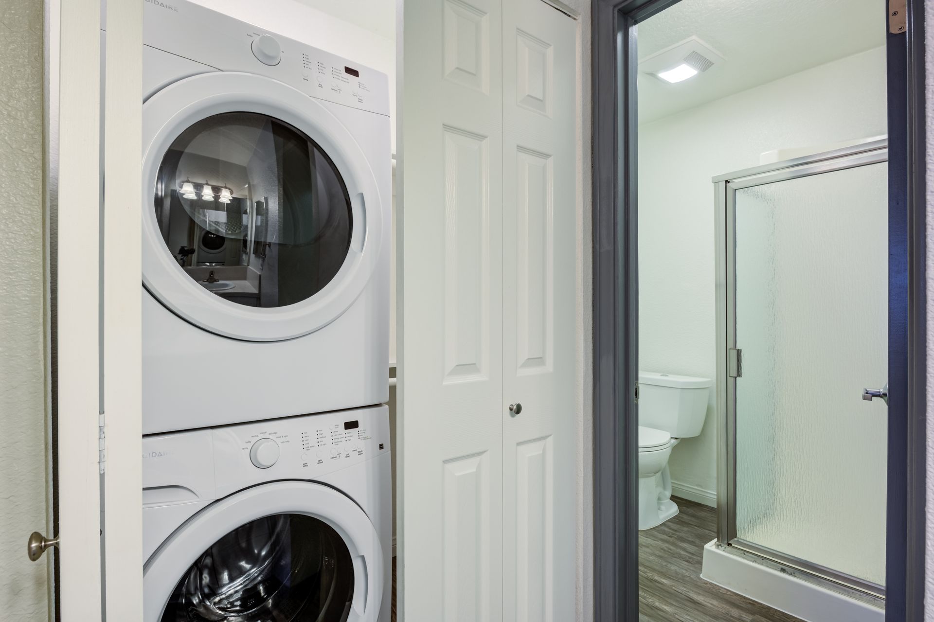 Sliding Photo Gallery Displaying Apartment Features