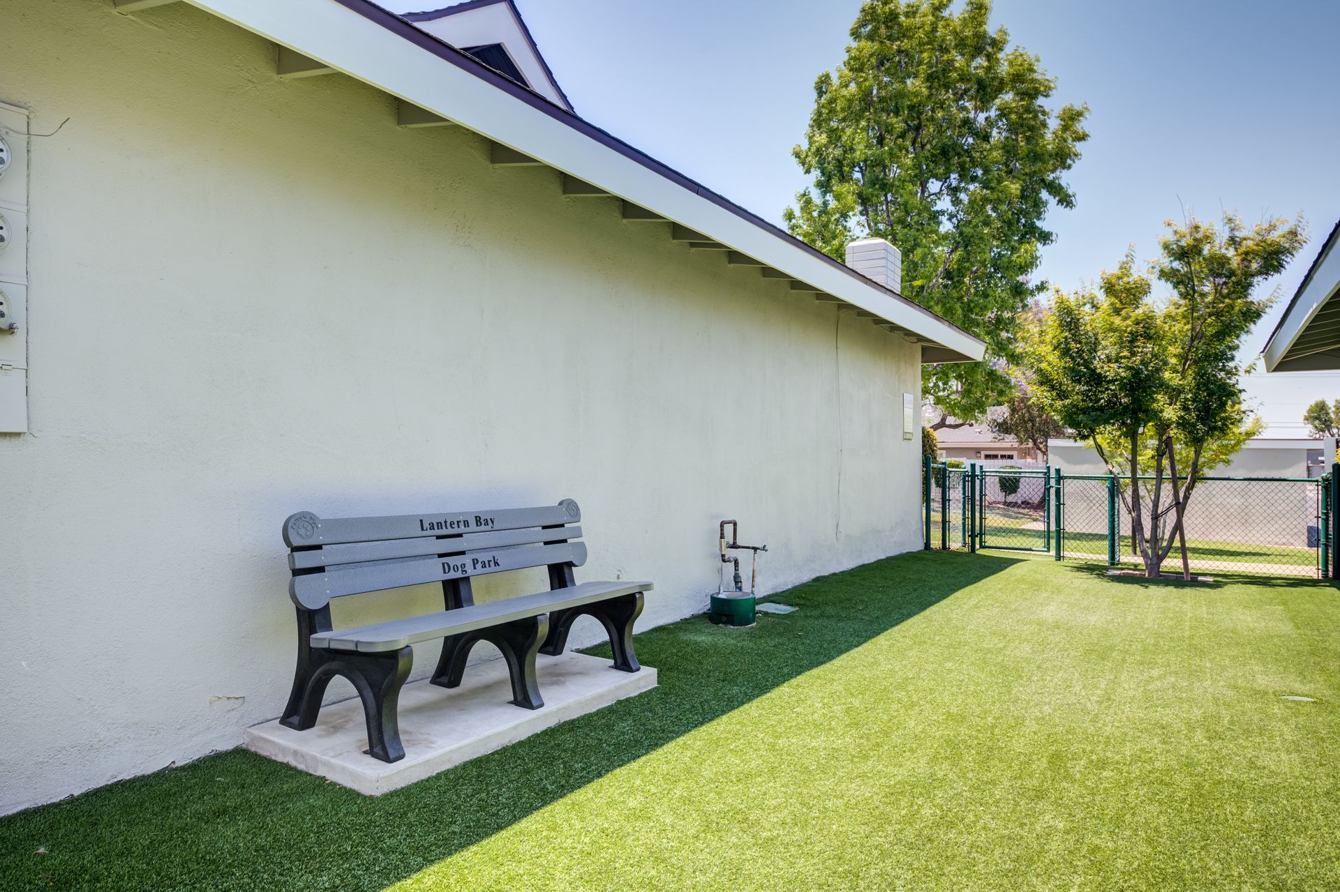 Sliding Photo Gallery Displaying Community Amenities