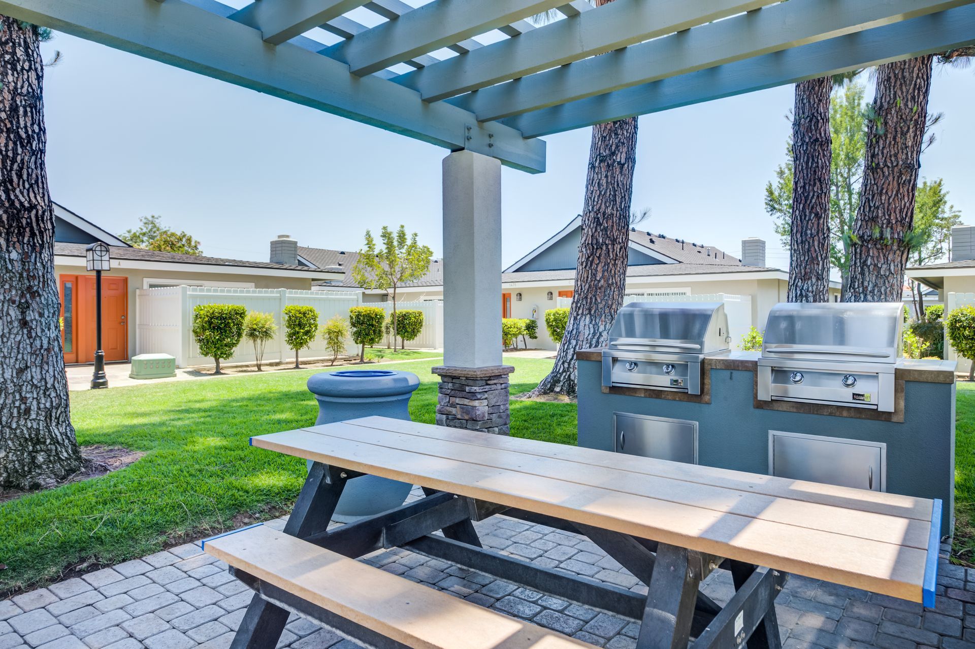Sliding Photo Gallery Displaying Community Amenities