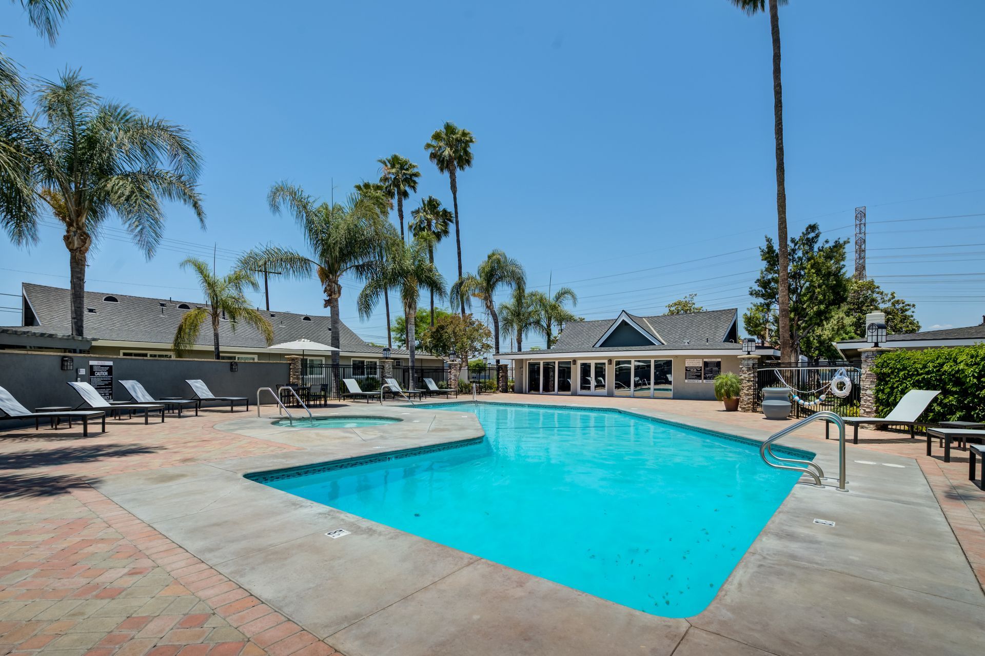 Sliding Photo Gallery Displaying Community Amenities