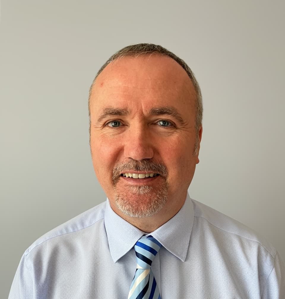 Professional headshot of Nigel Straney, an expert online Chemistry tutor and former A-Level examiner.