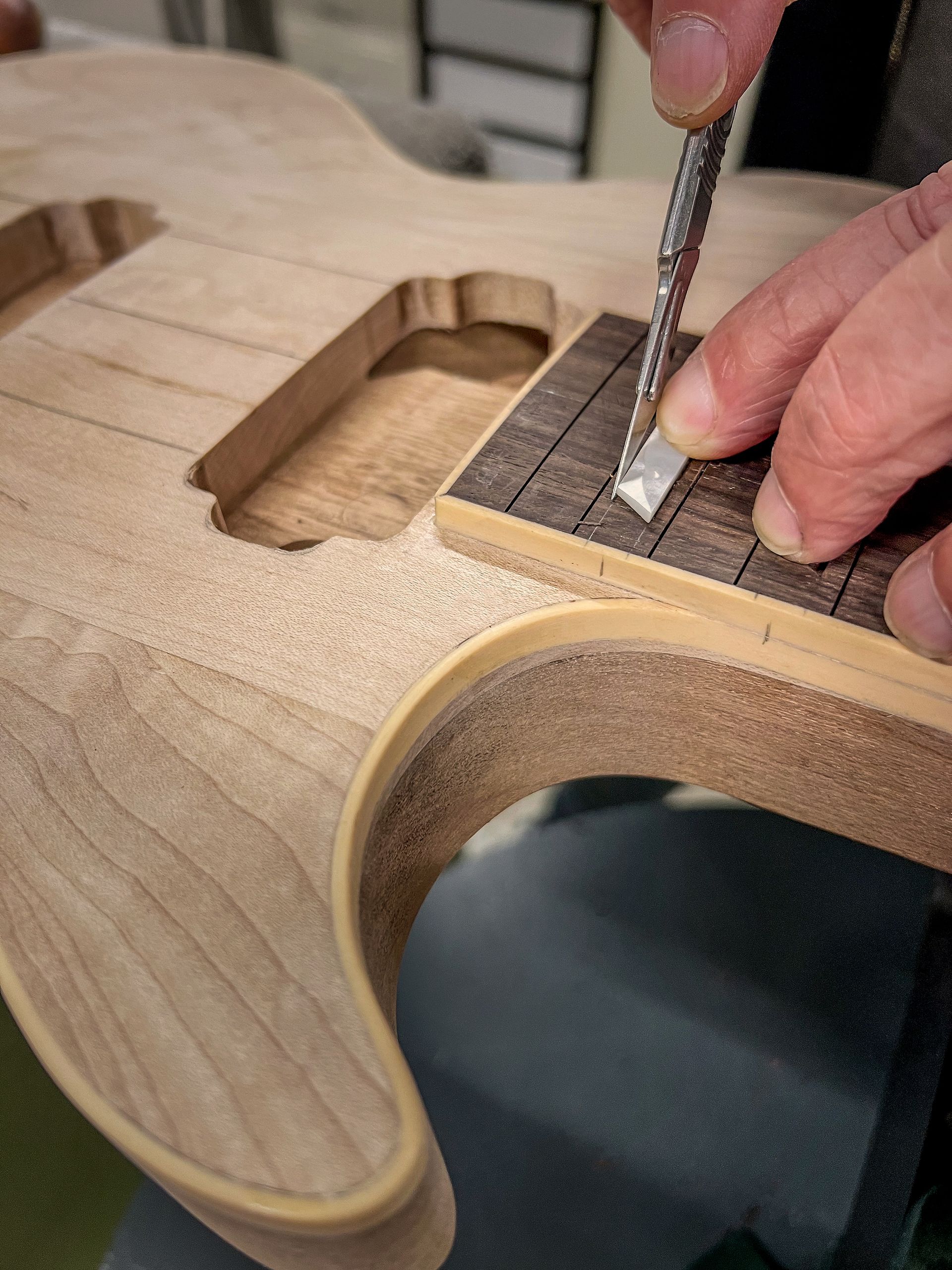 MOP inleg. Handgemaakte gitaar. Art of Noise Guitars