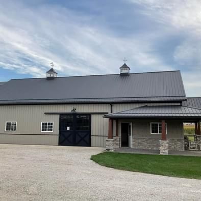 Pole Barn Metal Roof in Wakarusa Indana