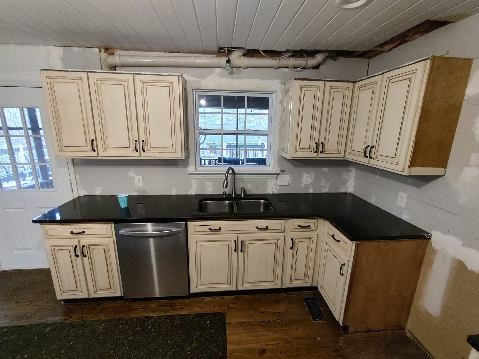 Refinishing Photo Gallery Barra's in Chattanooga, TN