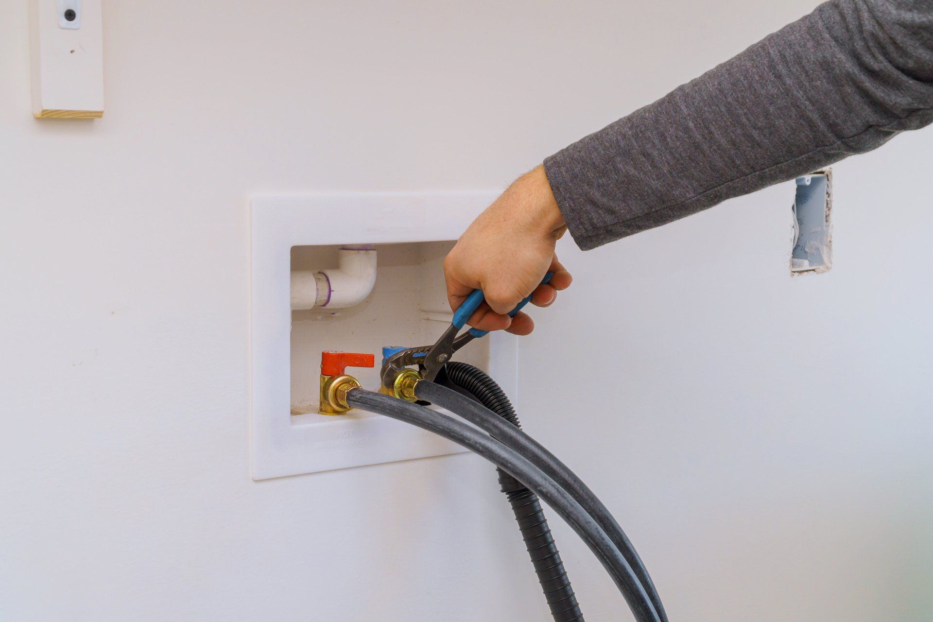 Replace Washing Machine Hose Bibbs in Tennessee