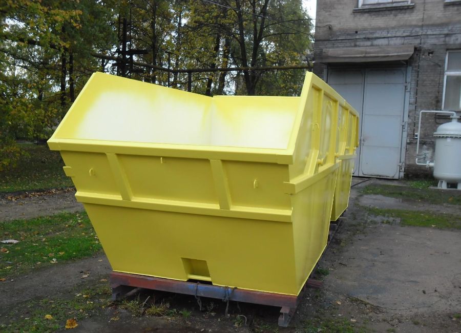 Open type container with 3 to 5 mm thick walls.