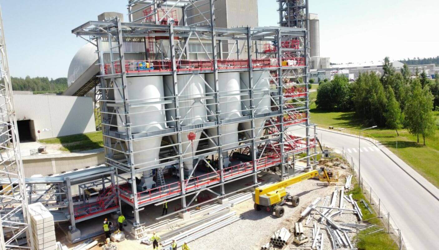 Cementa dzirnavas un silosa ēka