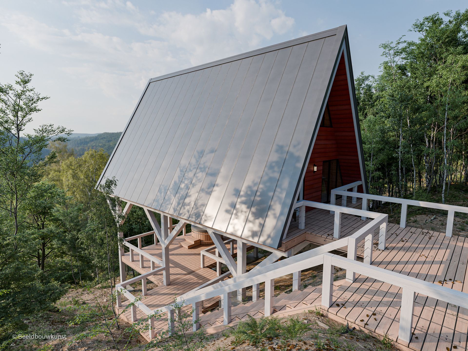 Een klein huis met een metalen dak en een houten terras midden in een bos.