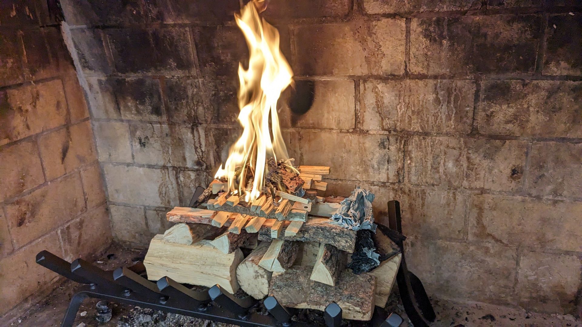 Top down or upside down fire