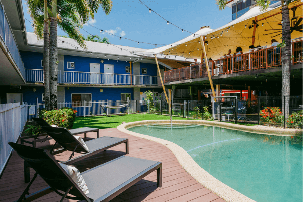 BOUNCE CAIRNS