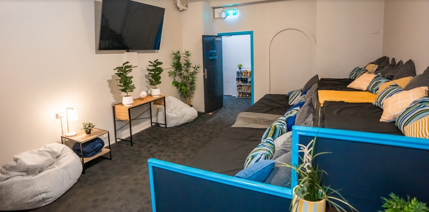 TV & GAMING ROOM