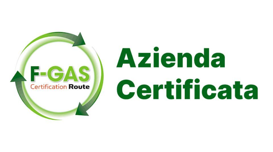Logo F-GAS verde con frecce circolari, sul quale è scritto 