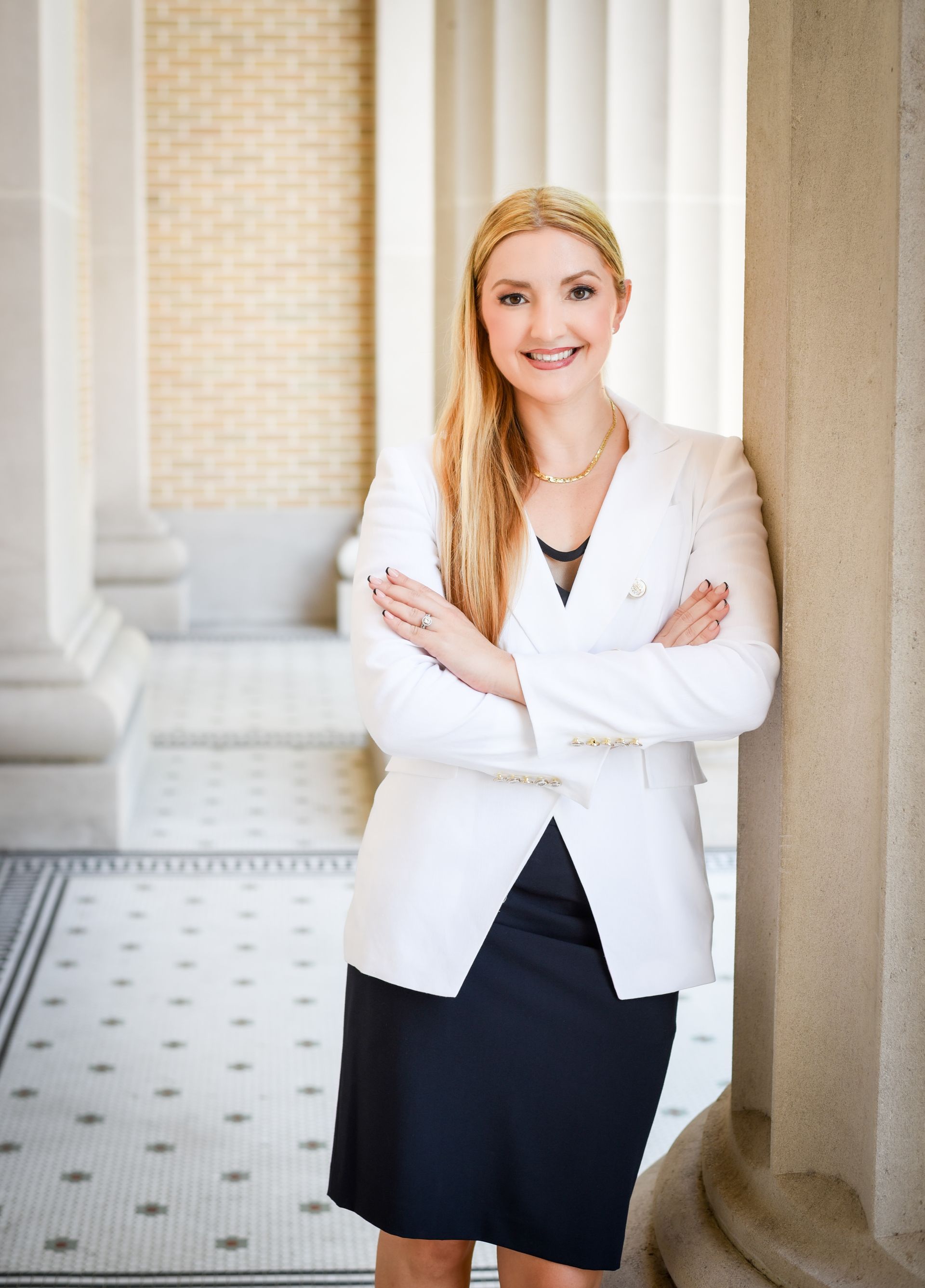 Florida bankruptcy attorney Veronica Batt of Lynn Law Group standing outdoors, serving student loan borrowers in Cape Coral and Fort Myers.