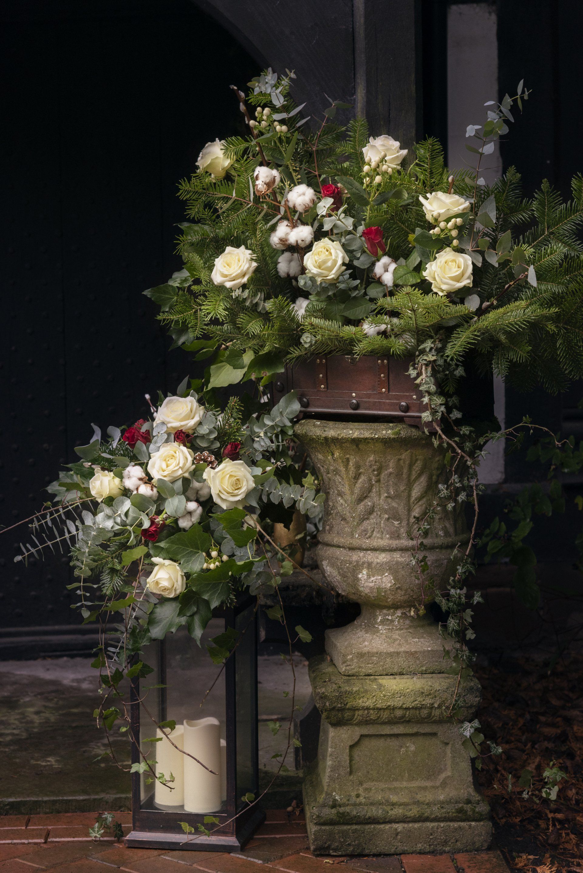 Christmas wedding flower ideas