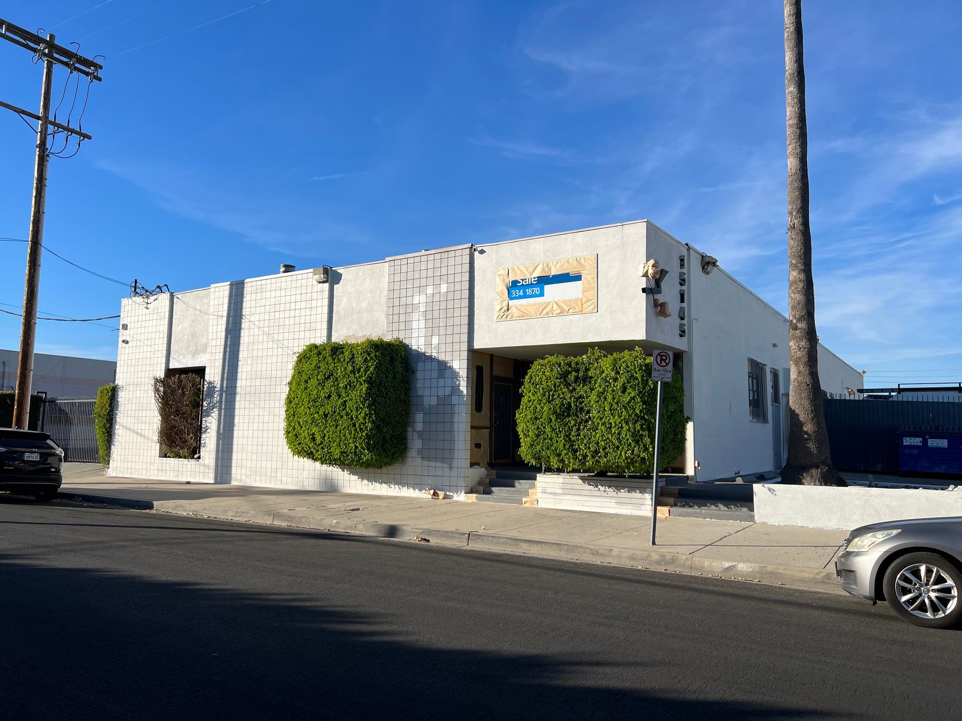 Condor Painting commercial building in San Fernando Valley, CA, top-tier painting services