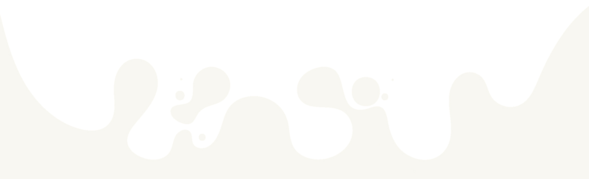 Forme fluide astratte e minimali, bianche e color crema, lungo il bordo inferiore su uno sfondo chiaro.