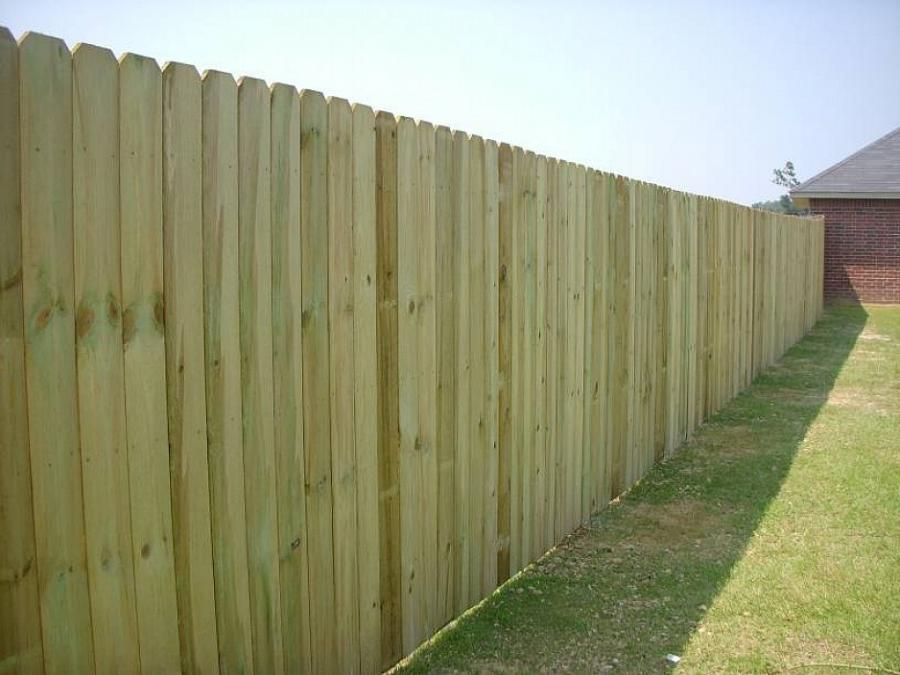 Wood privacy fence installation by Makic Fence and Deck serving Oakville, Missouri