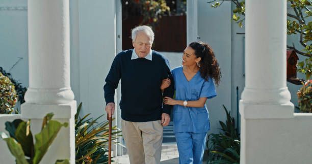 how 7 day home care services reduces seniors fall risk at home