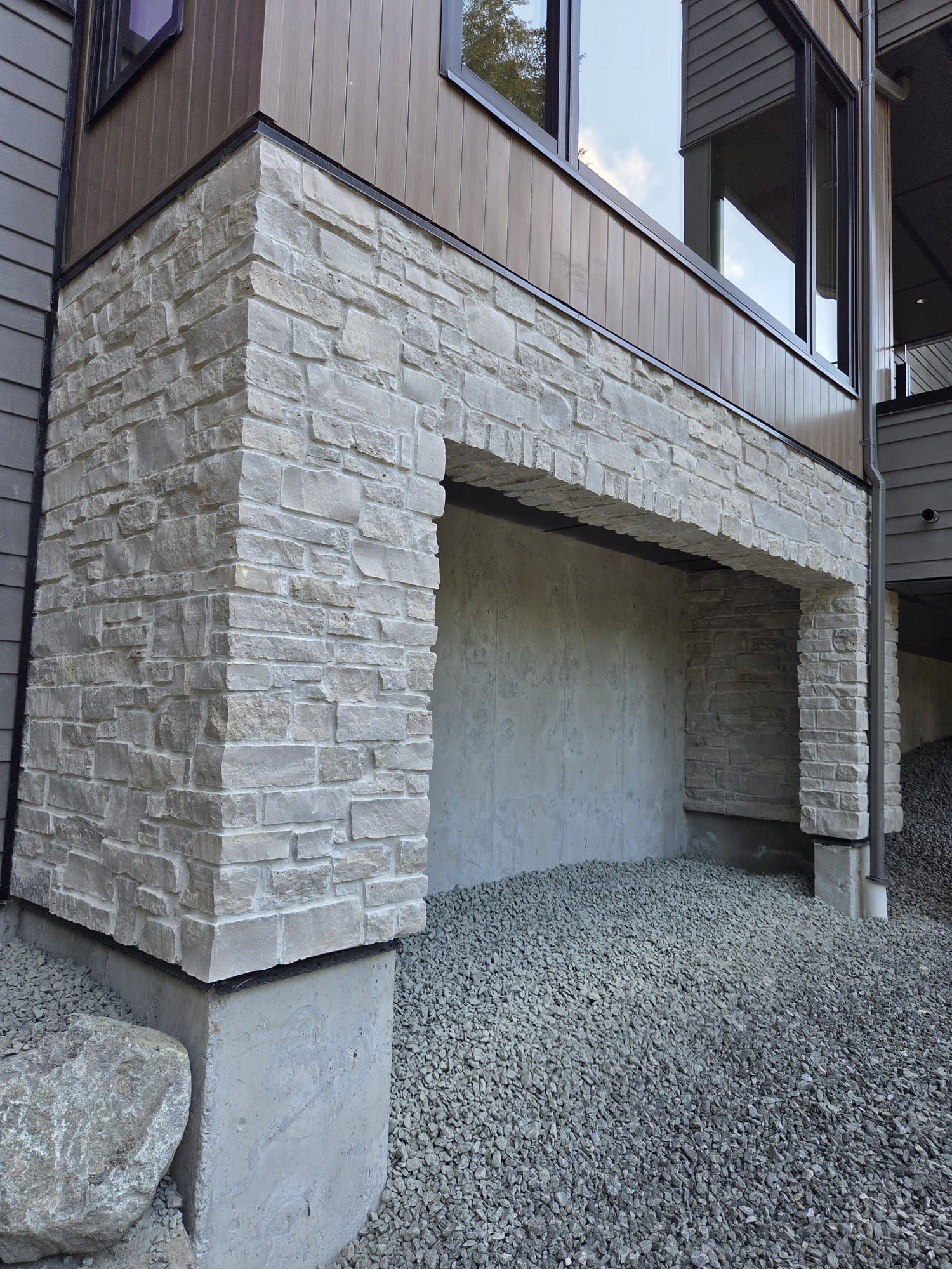 Eden Valders machine cut natural limestone veneer