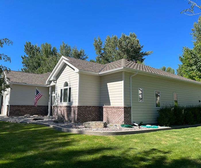 Nice House — Stevensville, MT — 406 Seamless Gutters Nice House — Stevensville, MT — 406 Seamless Gutters