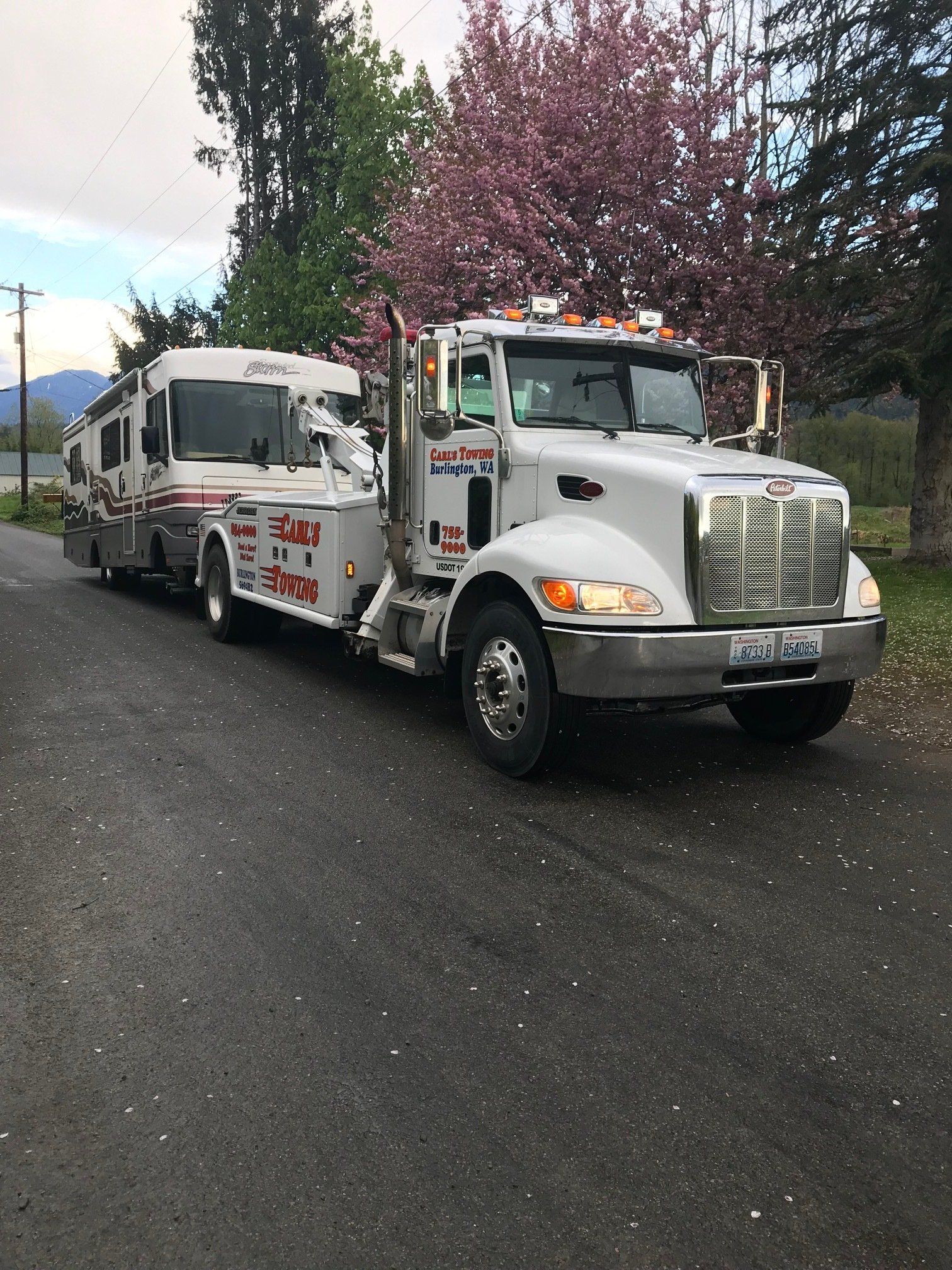 Towing Mini Van — Sedro Woolley, WA — Carl's Towing
