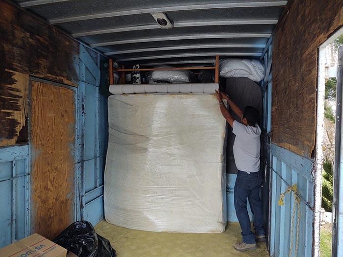 TRANSPORTES Y MUDANZAS URESTI