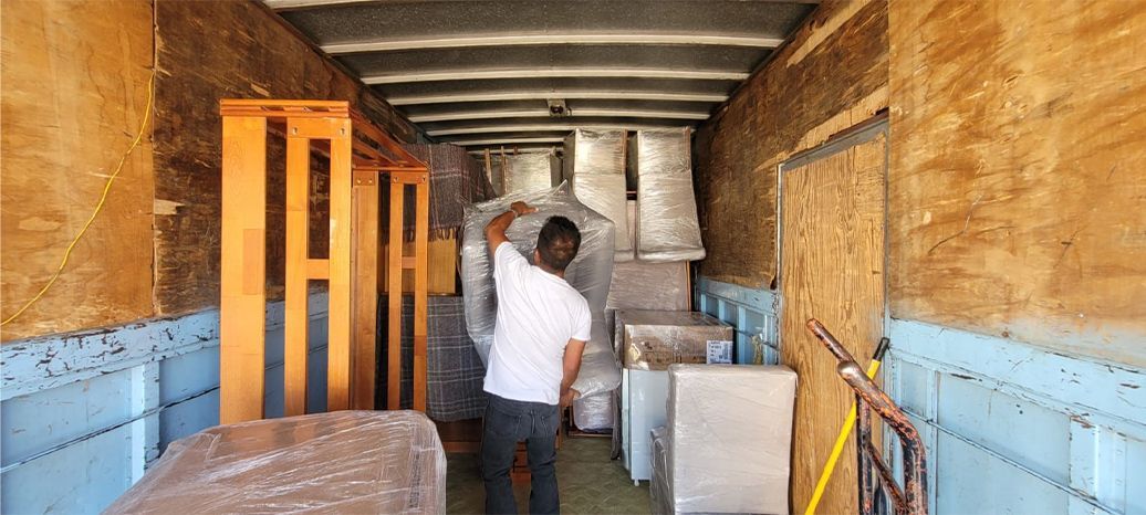 TRANSPORTES Y MUDANZAS URESTI
