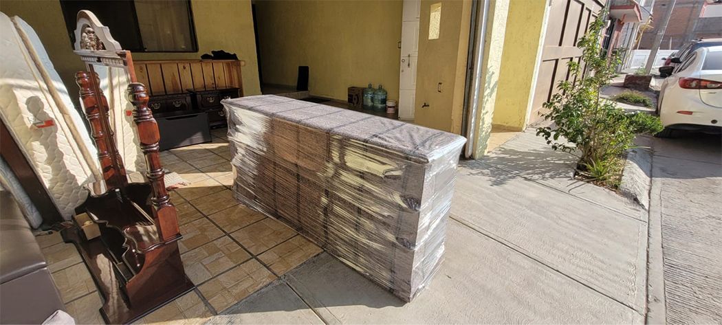 TRANSPORTES Y MUDANZAS URESTI