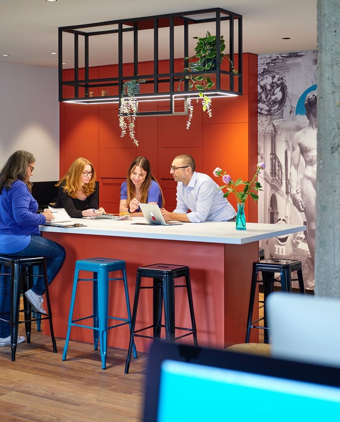 Equipe dans le loft Encoreunebellejournée