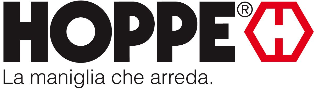 Logo HOPPE con testo nero, emblema esagonale rosso e slogan italiano “La gestione che arreda”.