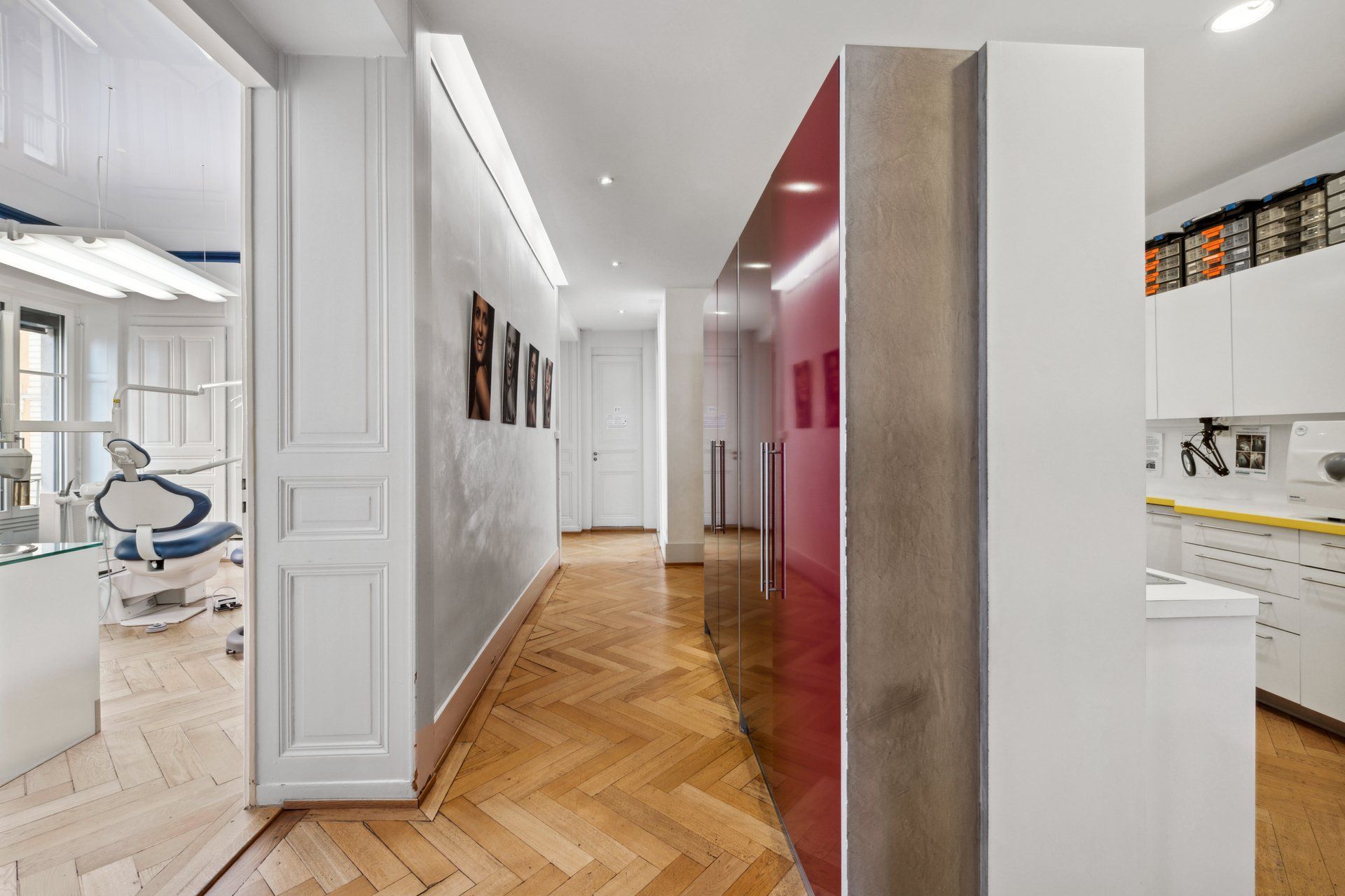 Couloir principal Geneva Smile Center
