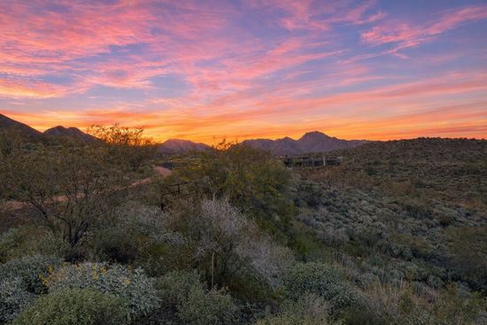 Dramatic mountain and desert views and luxury in gated community 